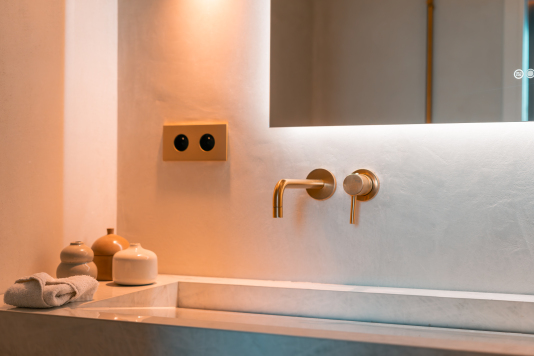 Chambre 1 avec douche et vue sur le Vieux Port