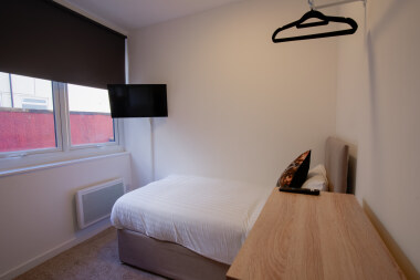 Single Suite Private bathroom