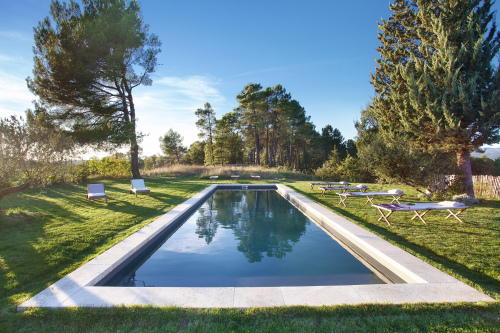 La piscine, au calme, en pleine nature