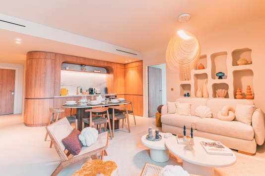 Salon avec vue sur le Vieux Port