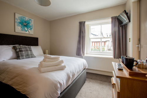 Double room-Comfort-Ensuite with Shower-Small Double Room - Room Only