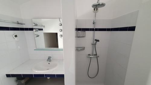 Salle de bain chambre 1