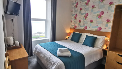 Double room-Classic-Ensuite with Shower-Sea View-Room 9-3rd Floor