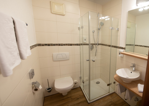 Zweibettzimmer-Standard-Eigenes Badezimmer