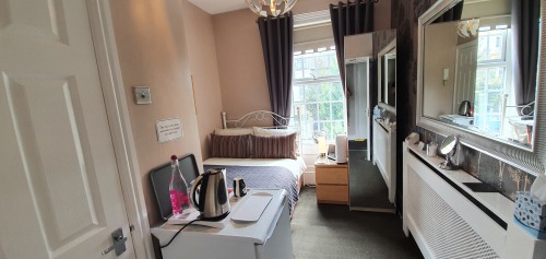 Superior Single room with full En-suite