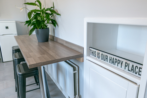 Breakfast bar, kitchen