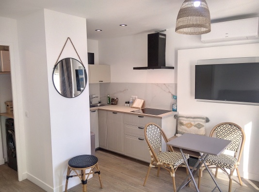 salle à manger pour 3/4 personnes