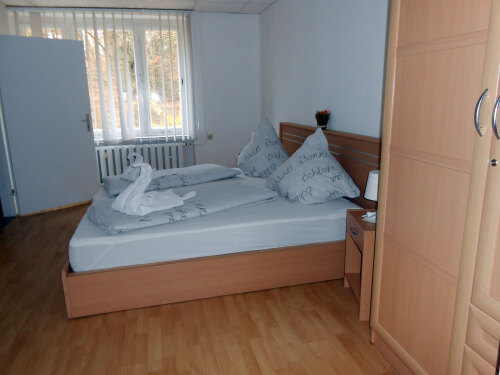 Vierbettzimmer-barrierefreies Badezimmer-Blick auf den Wald-barrierefreies Zimmer - Basistarif
