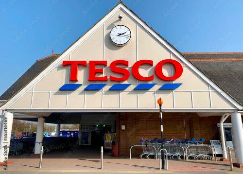 Walkable distance to Tesco