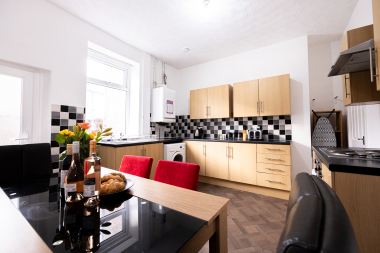 Kitchen/dinning area 