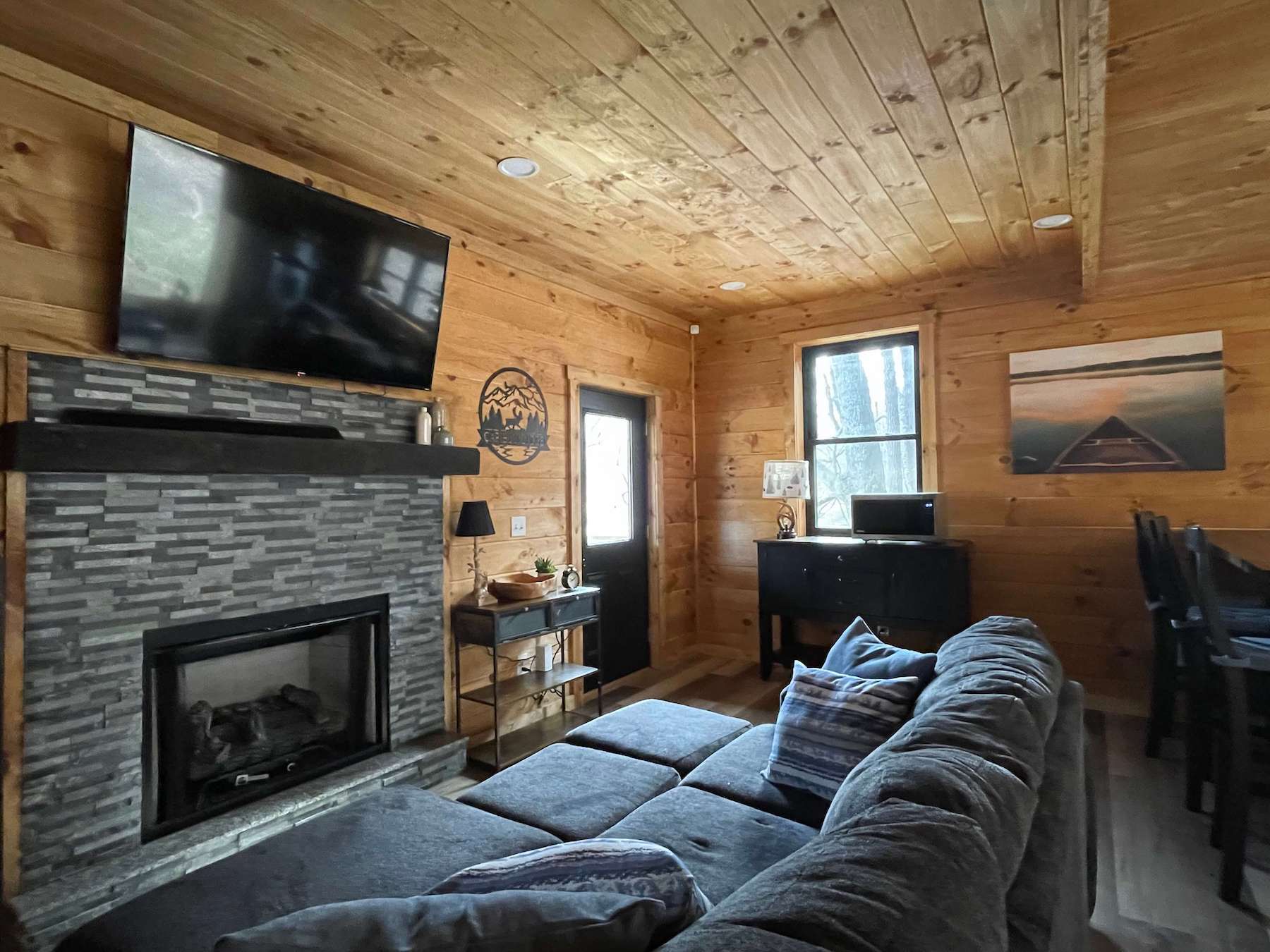 Caribou Lodge by Inn & Spa at Cedar Falls Lodges