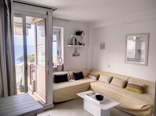 Double couchage dans le salon