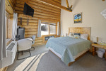 The Queen Suite offers bright, comfortable lodging with easy access to all of Escalante’s natural beauty.