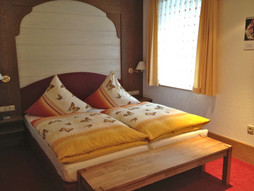 Doppelzimmer mit Blick auf den Wald
