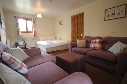 Lounge with additional bed