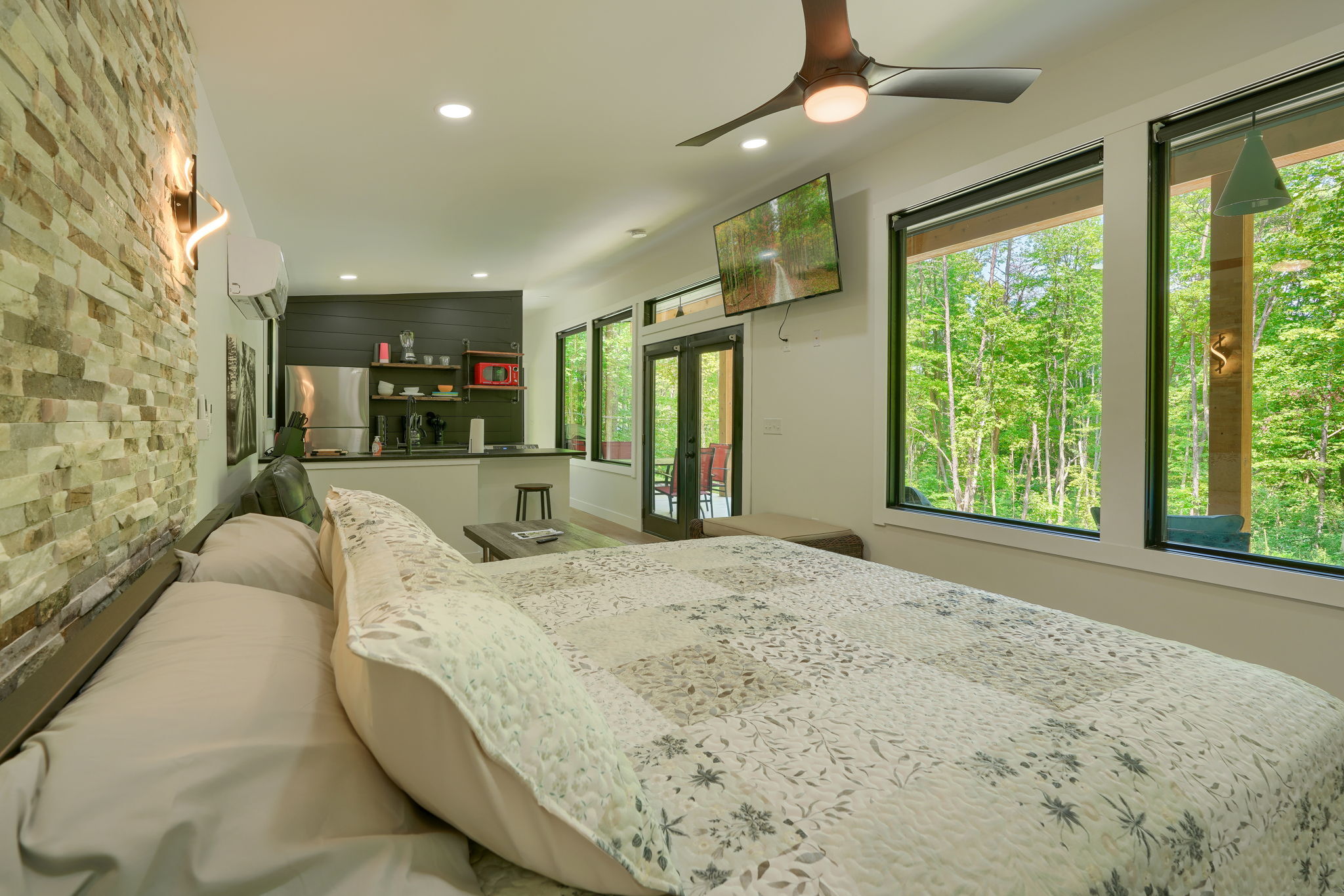 Love Nest | Photo 17