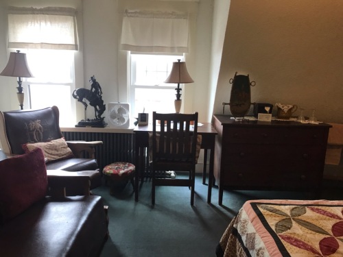 Double room-Shared Bathroom-Economy-Courtyard view-Guest Room 310 - Wild Wes
