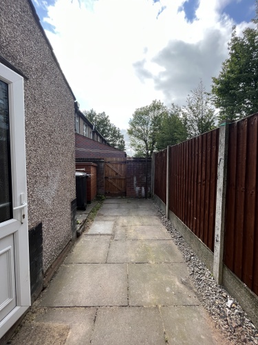 Private and secure patio / back yard