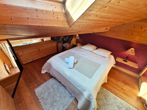 CHAMBRE A L'ETAGE