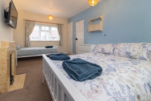 Family bedroom - double bed and one single