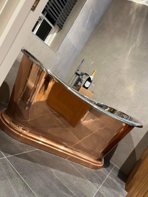 King-Double room-Ensuite- Shower & Copper Bath 