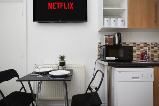 Compact dining area for everyday use