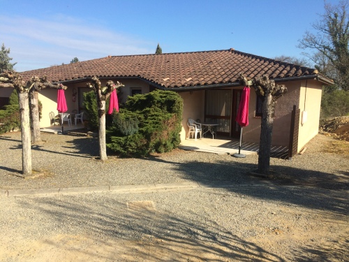 Pavillon avec 4 appartements