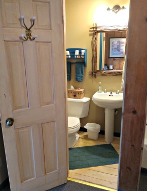 Woodview Room #1 Bathroom