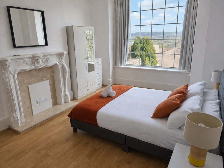 Newton House | Simple City Stays