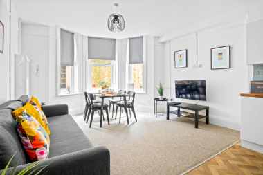 Netflix included, free WIFI