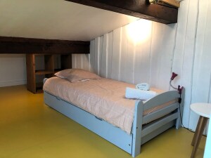 Chambre avec 4 lits simple 