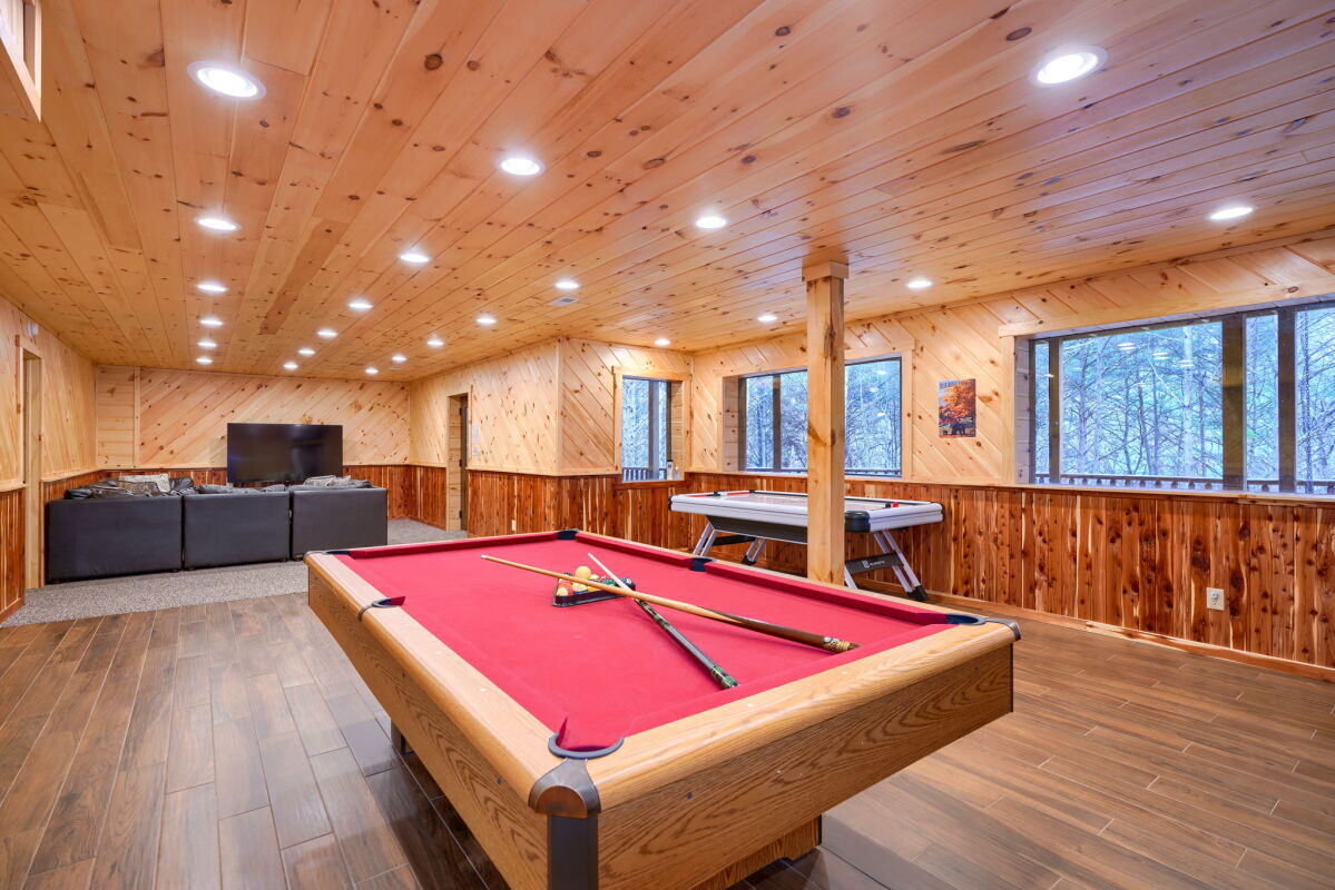 Blue Ridge Lodge by Hocking Lodging Company