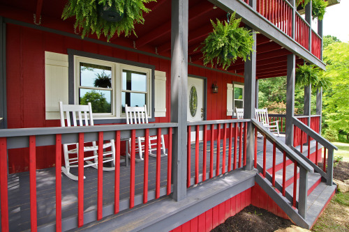 Main Front Porch, Southern Belle Lodge