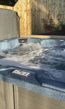 Canadian Spa Hot Tub