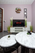 Cosy reception with free Netflix