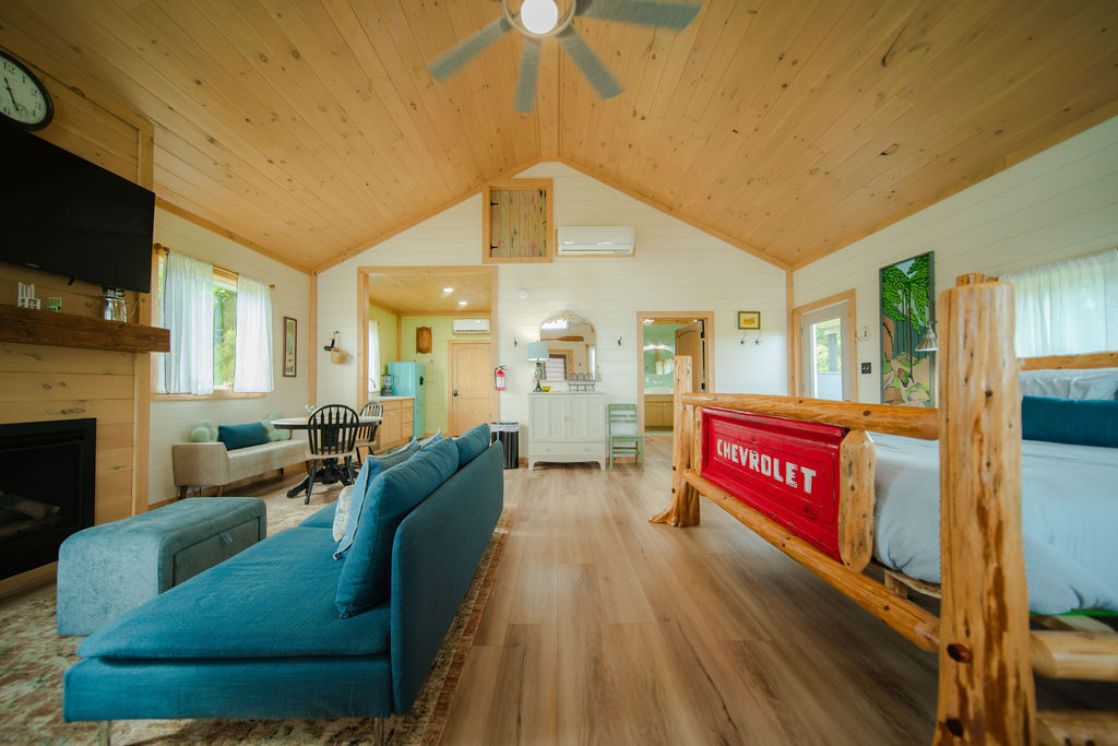 The Cottage Barn on Barton | Photo 6