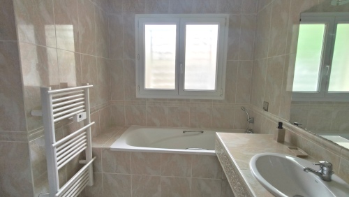 salle de bains (baignoire / Vasque / wc)