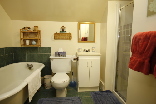 Salle de bain extra chambres Gros Bec Errant ou Geai Bleu