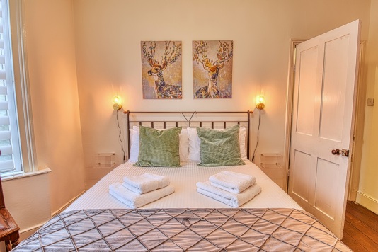 Large Comfortable King Bed