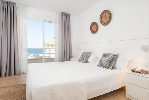 Apartment-Superior-Ensuite with Shower-Sea View - Tarifa Base