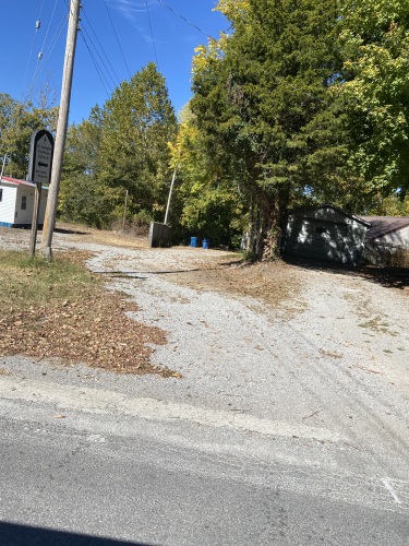 Private drive entrance off of Oak Street