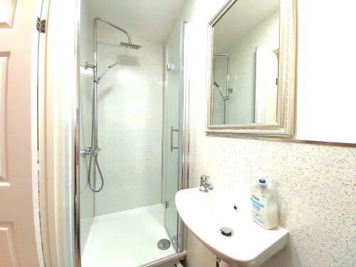 Studio Nr 1 bathroom shower