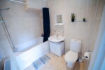 OneStop Short Lets Canning Town Bathroom