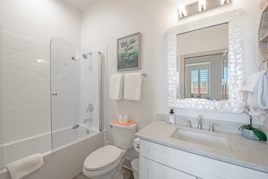 queen bunkroom ensuite