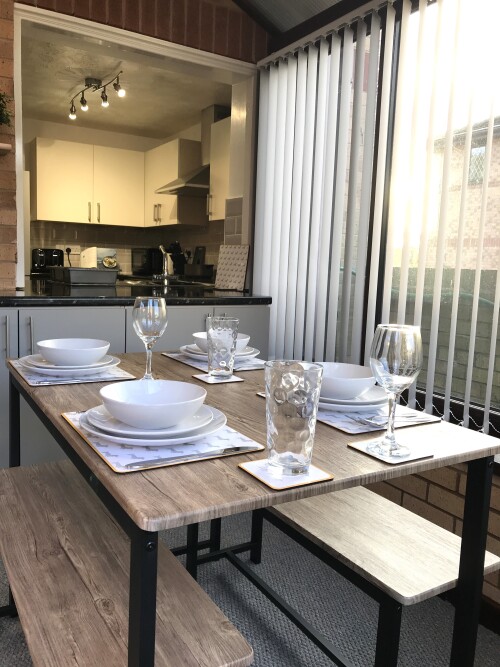 Everything you need to dine in - TLC Stay Preston area home