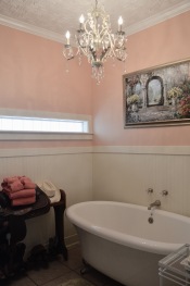 The Rose Suite bath 