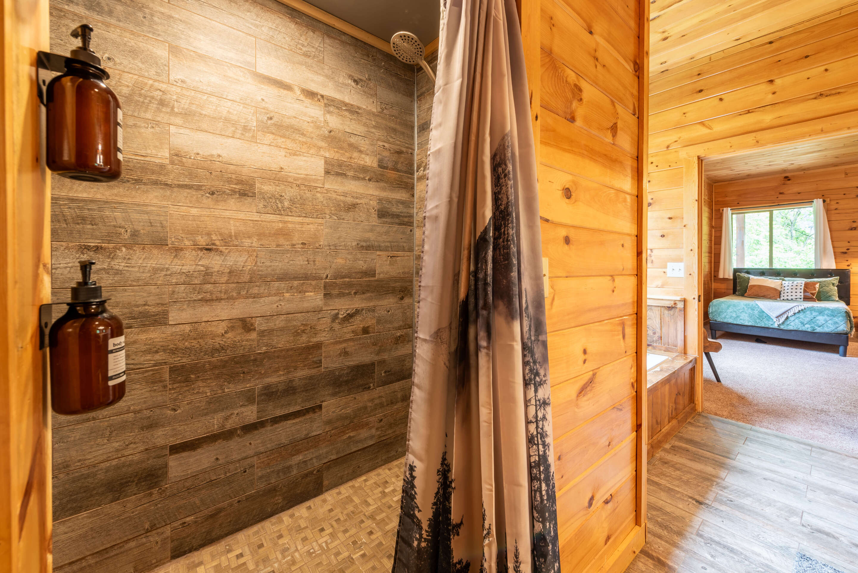 Majestic Lodge | Photo 33