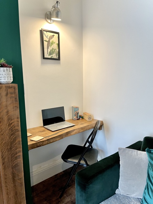Workstation - Your inviting space for meetings  