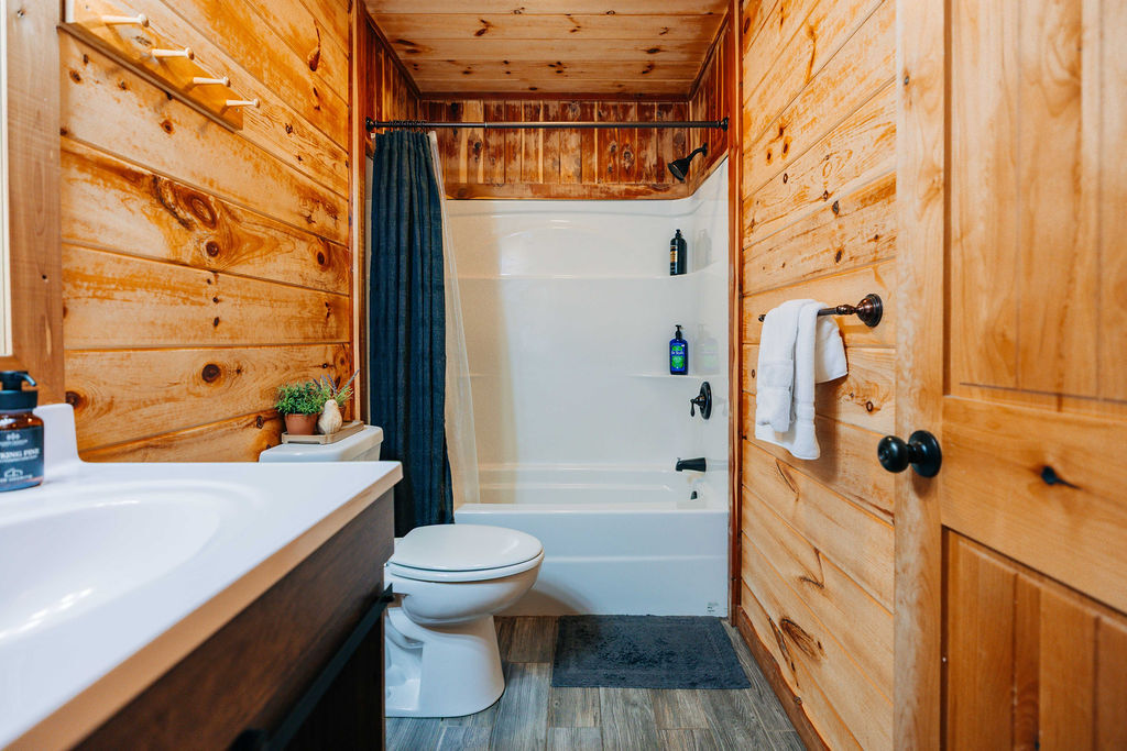 Rustic Cedar Inn | Photo 30