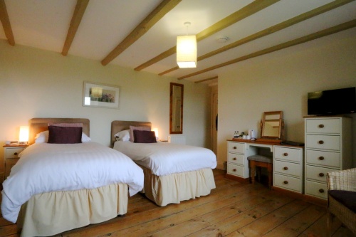 Superior Twin Ensuite Room in the Farmhouse